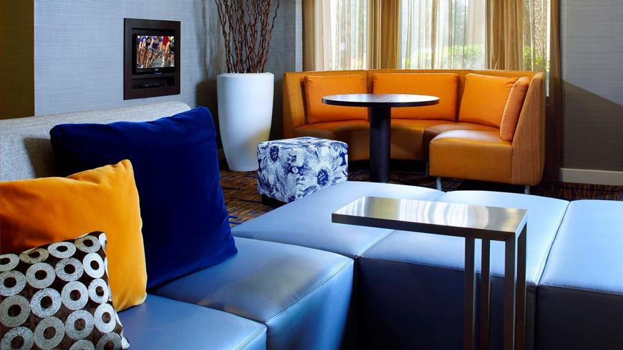 Hotel Courtyard Columbus Airport Exterior foto