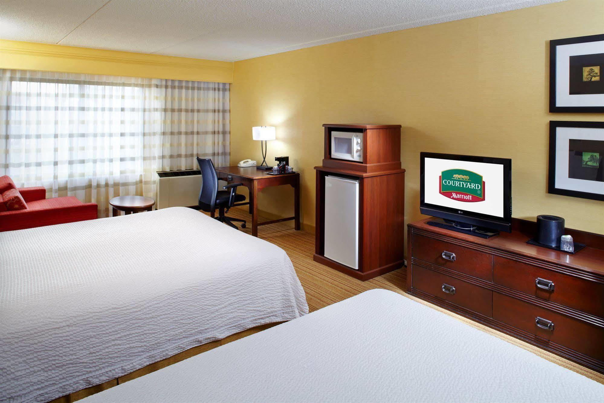 Hotel Courtyard Columbus Airport Exterior foto