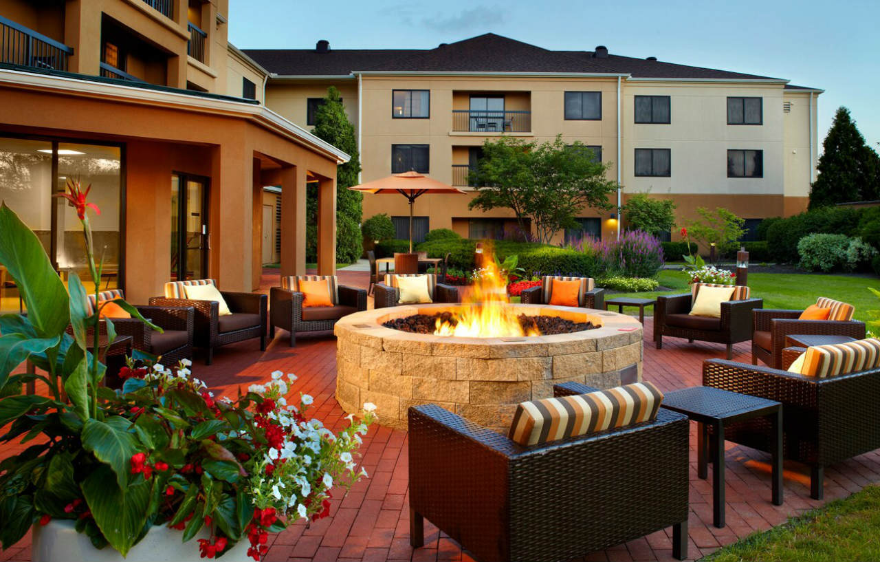Hotel Courtyard Columbus Airport Exterior foto